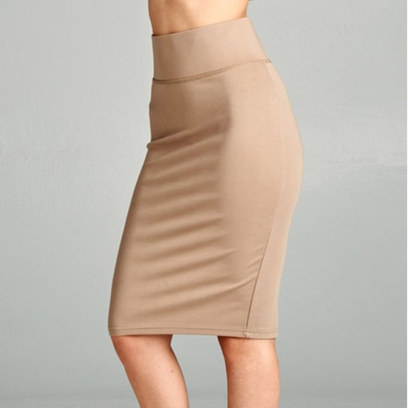 NWT Classic Fitted Rib Midi Knit Skirt - Picture 4 of 5